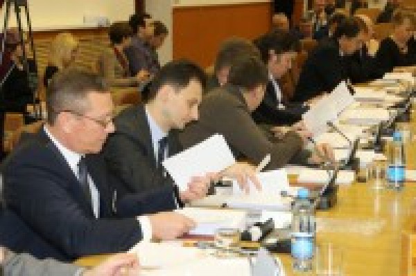 этому администрация великого новгорода комитет по жилищным вопросам уперся